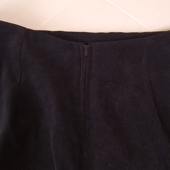 Zara Black A Line Faux Suede Mini Skirt Size Small Mid Rise Zip - Picture 3 of 5